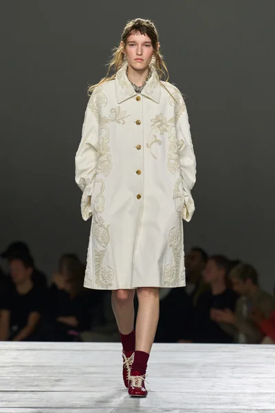Look 1